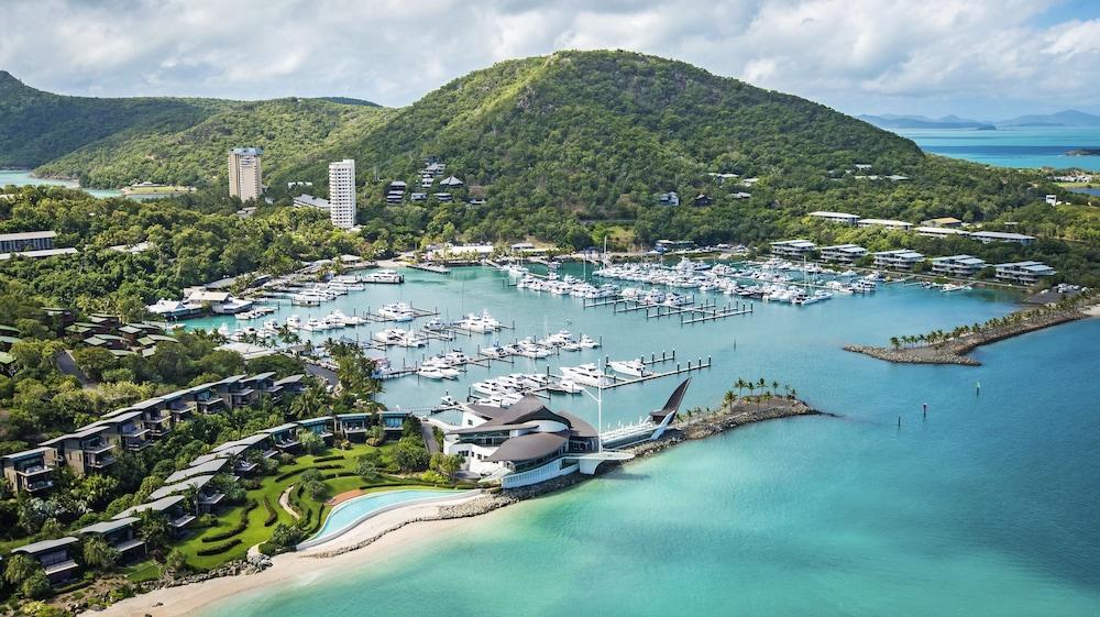 Hamilton Island Yacht Club Villas