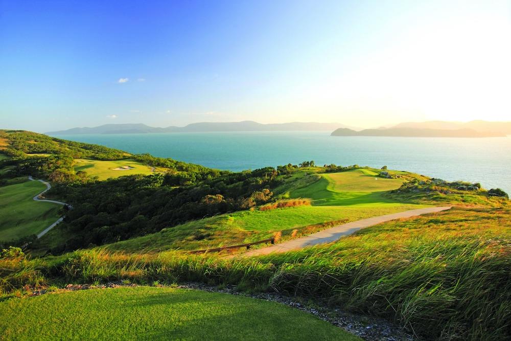 Hamilton Island Yacht Club Villas