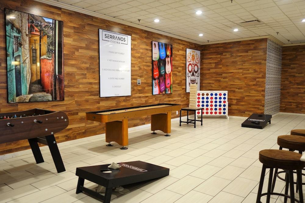 Brooklyn Center Hotel