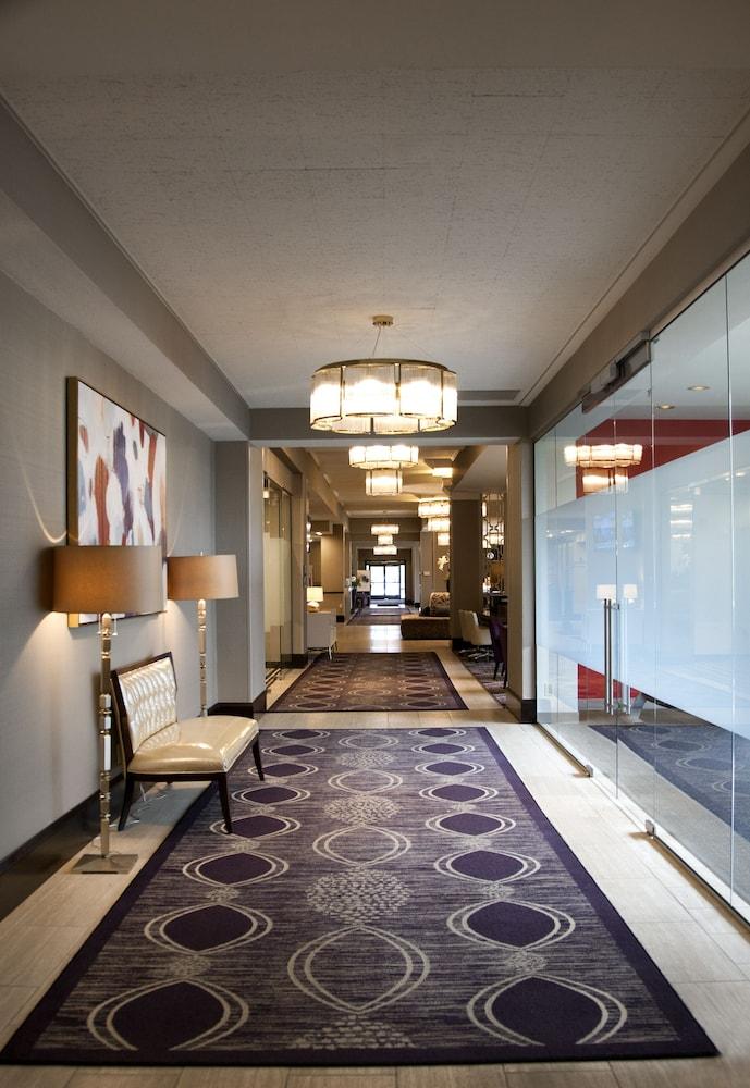 Brooklyn Center Hotel