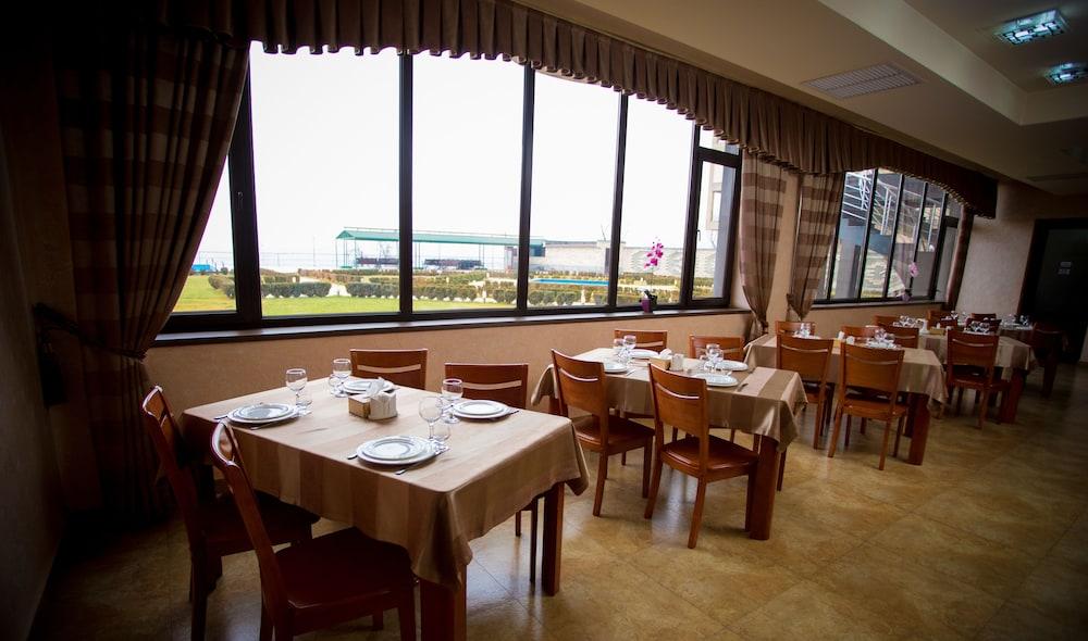 Nare Hotel