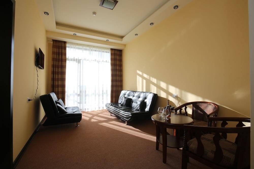 Nare Hotel