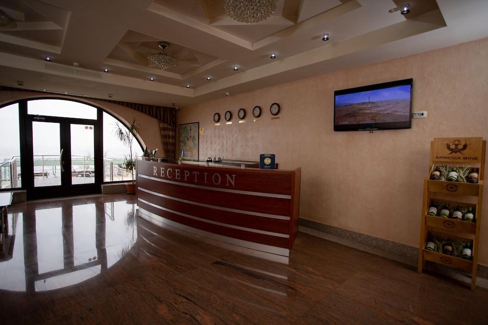 Nare Hotel