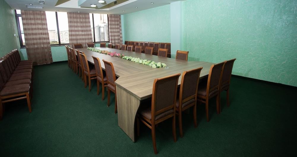Nare Hotel