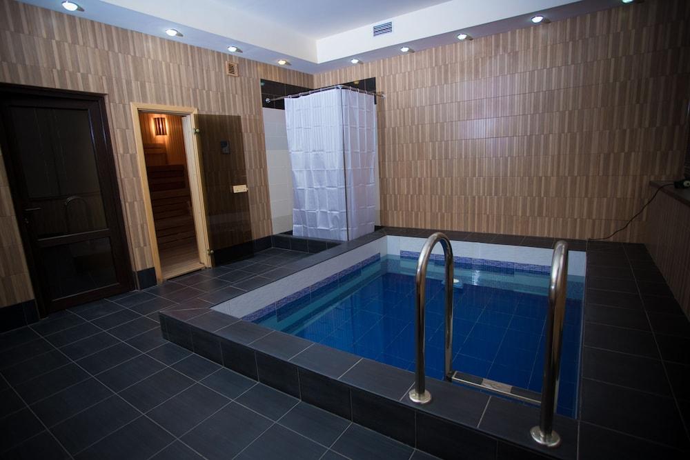Nare Hotel