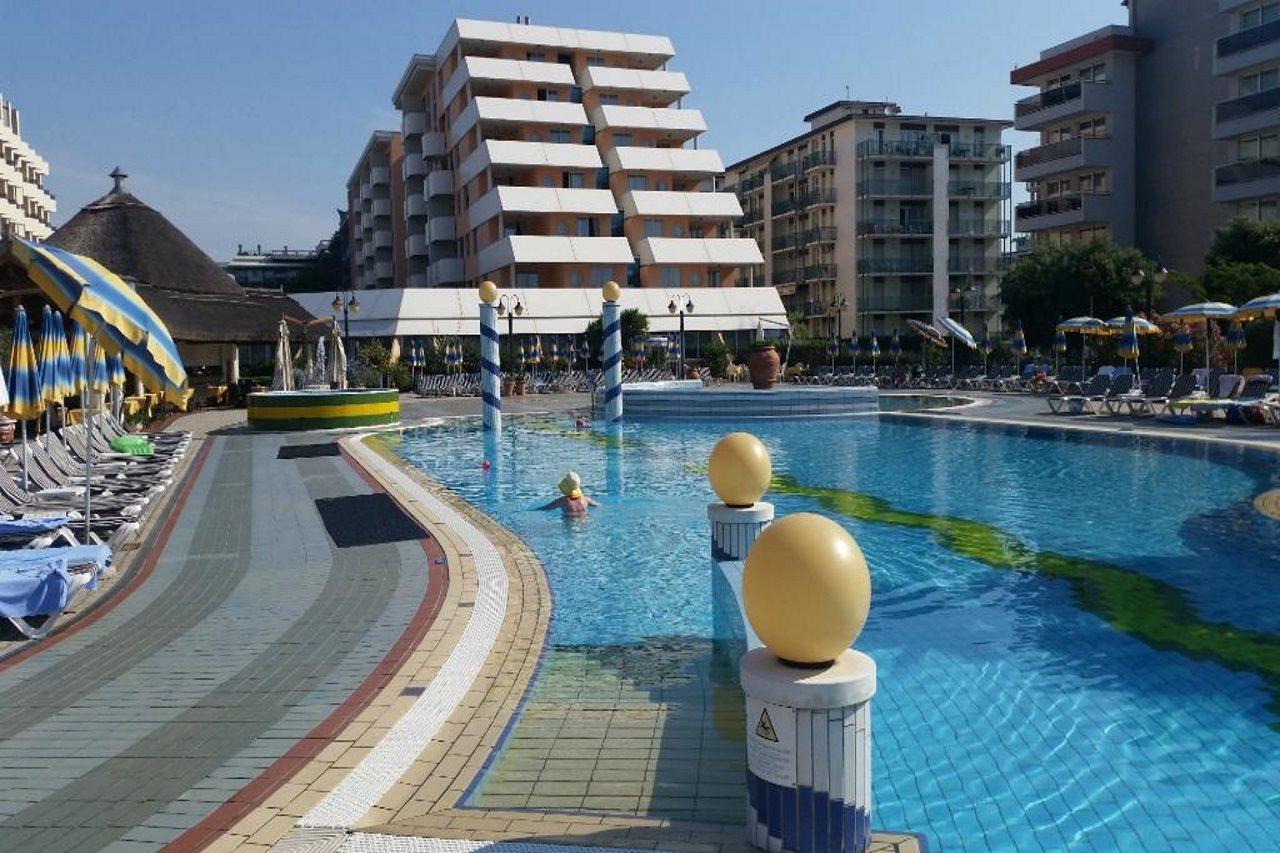 Holiday Aparthotel