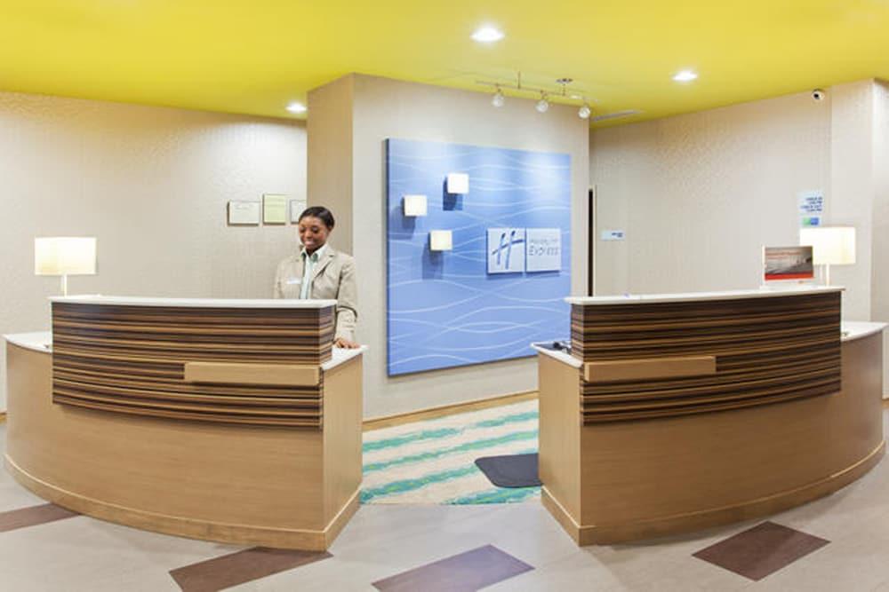 Holiday Inn Express & Suites Warner Robins North West