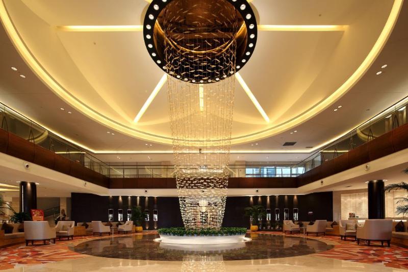 Howard Johnson Puhui Plaza