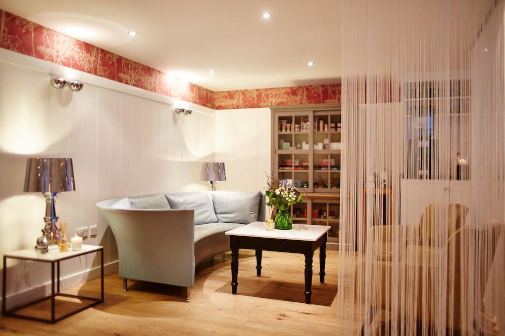 St Moritz Hotel
