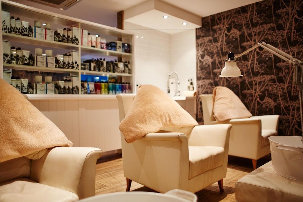 St Moritz Hotel