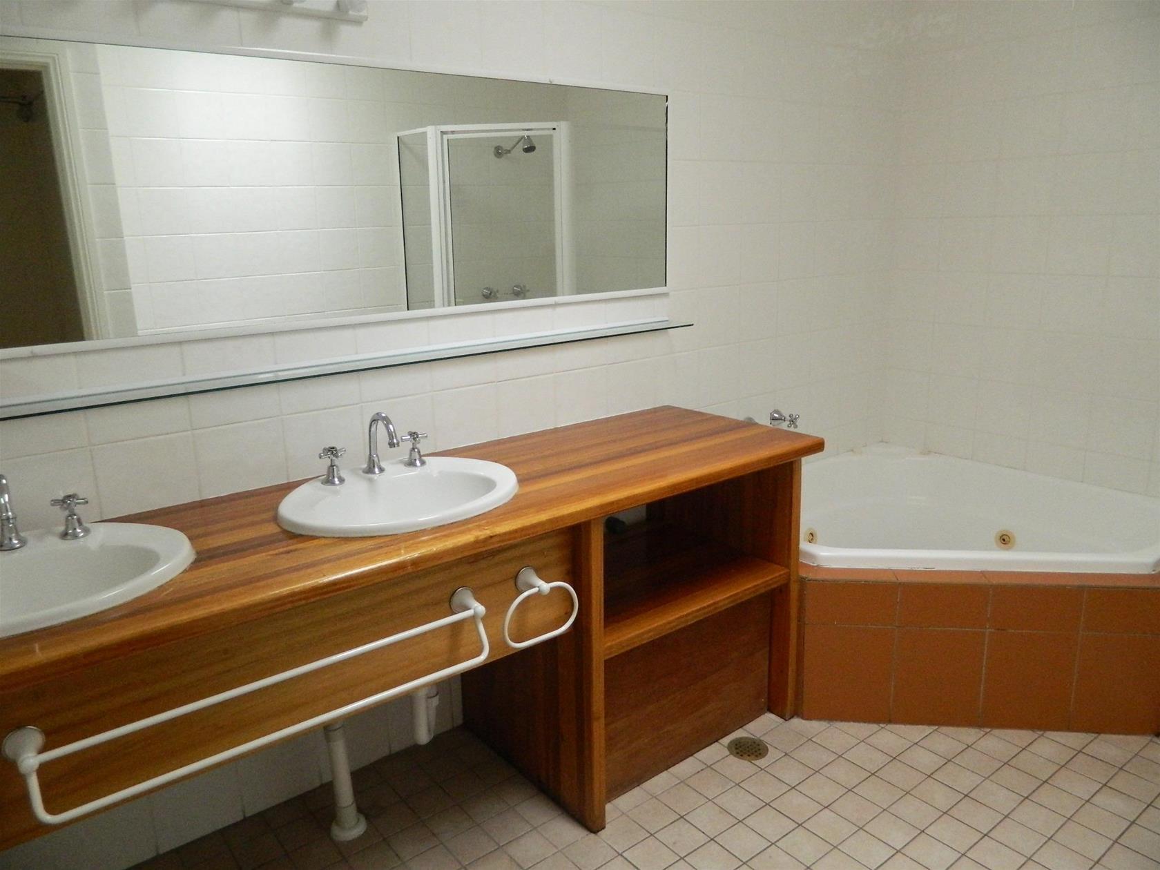 Manly Lodge Guest House