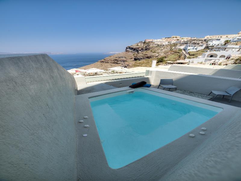 Santorini Royal Suites
