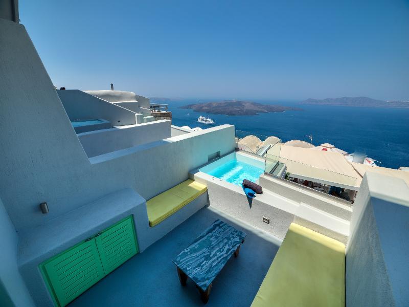 Santorini Royal Suites