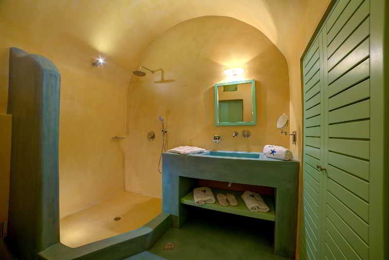 Santorini Royal Suites