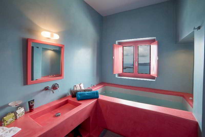 Santorini Royal Suites