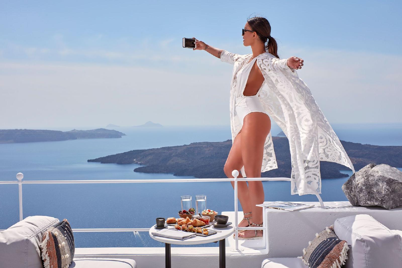 Santorini Royal Suites