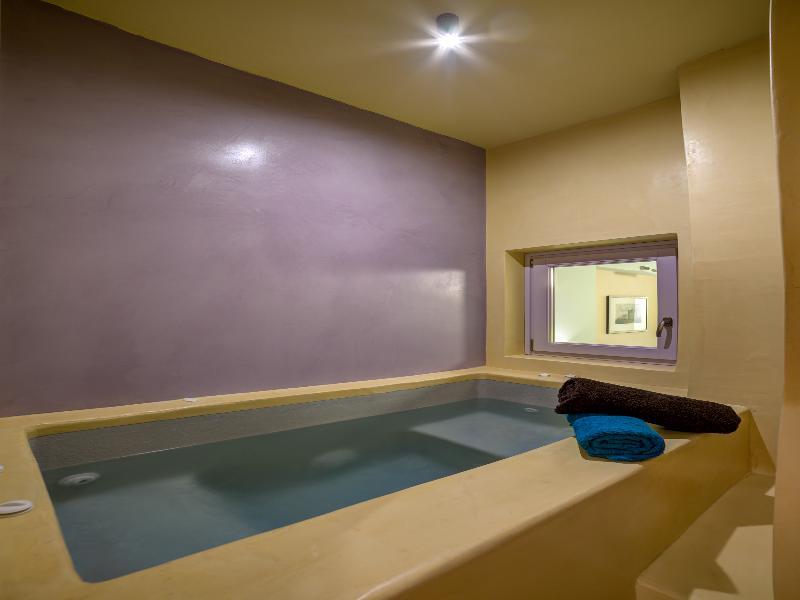 Santorini Royal Suites