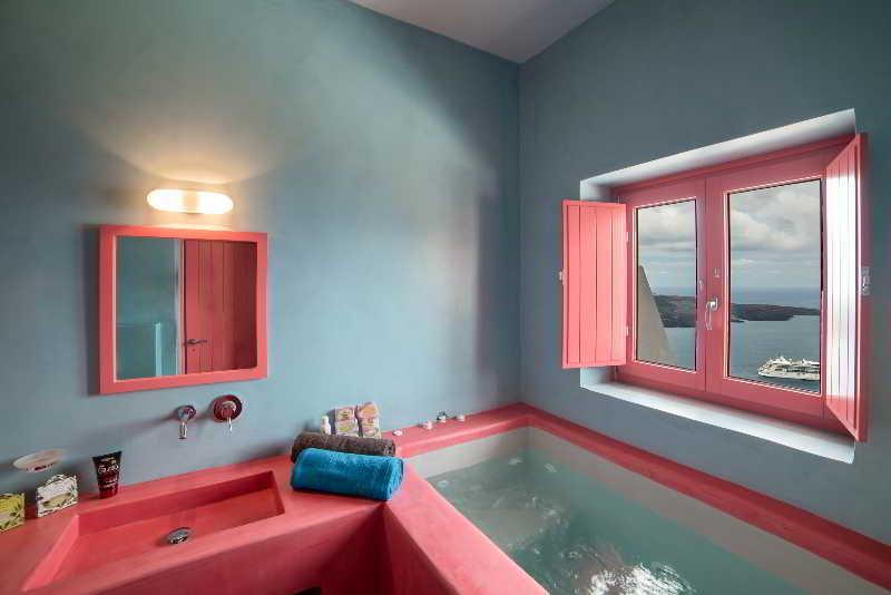 Santorini Royal Suites
