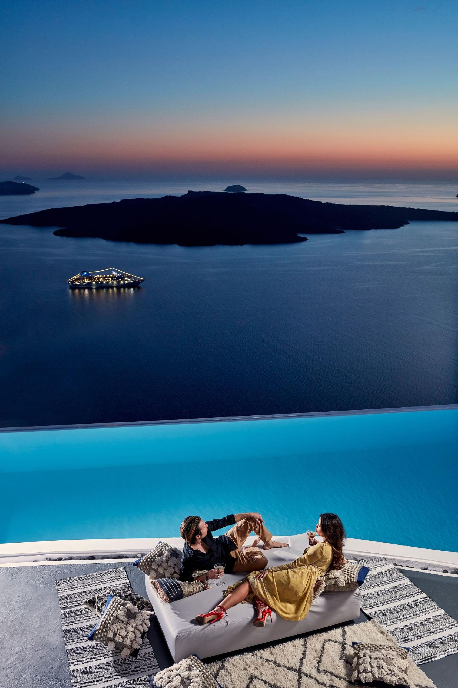 Santorini Royal Suites