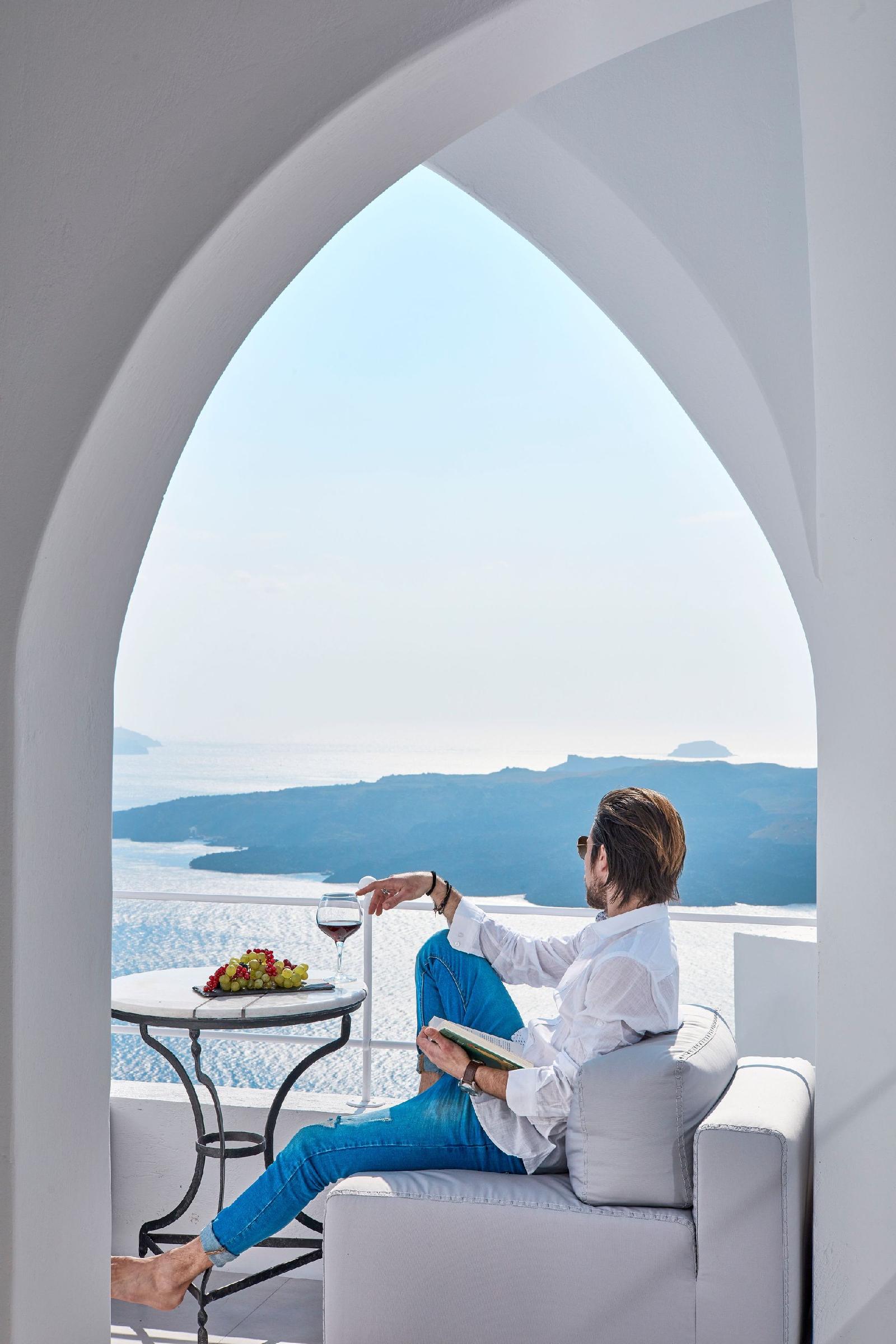 Santorini Royal Suites