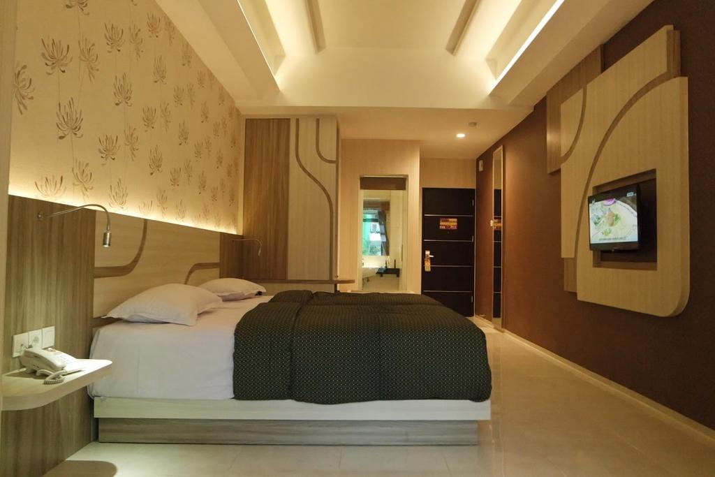 Dewarna Hotel & Convention Bojonegoro