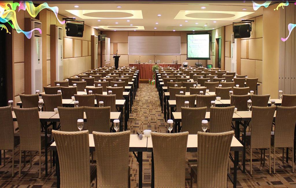Dewarna Hotel & Convention Bojonegoro
