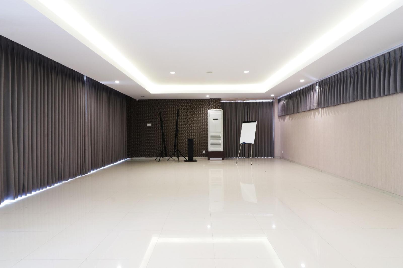 Dewarna Hotel & Convention Bojonegoro