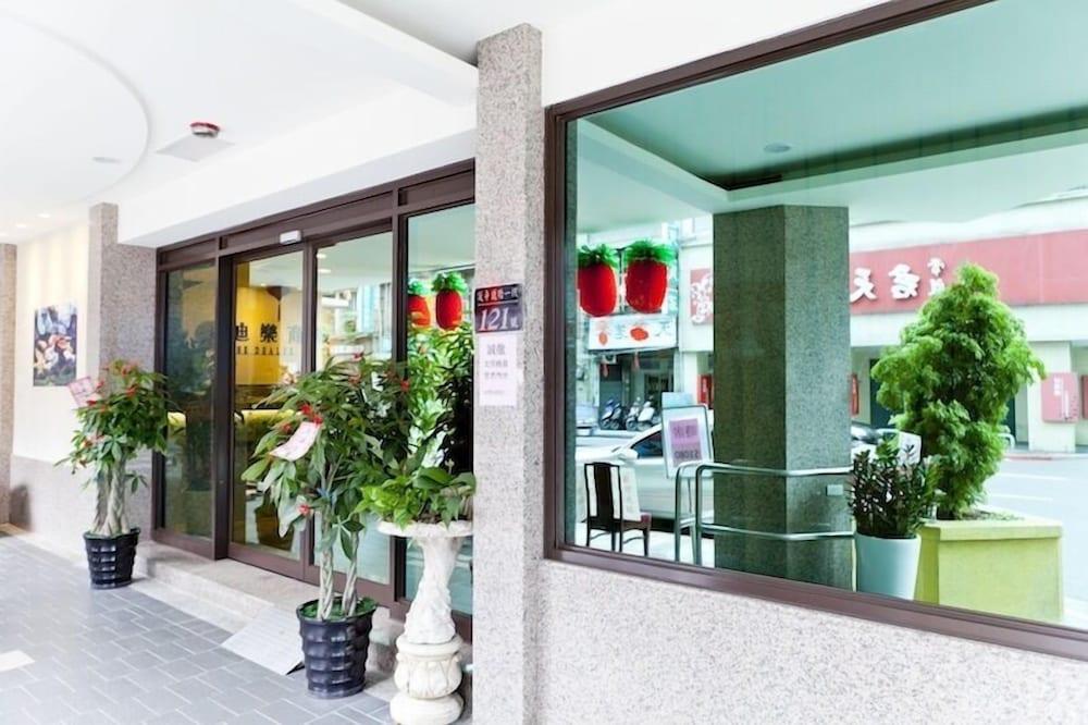 The Dealer Hotel