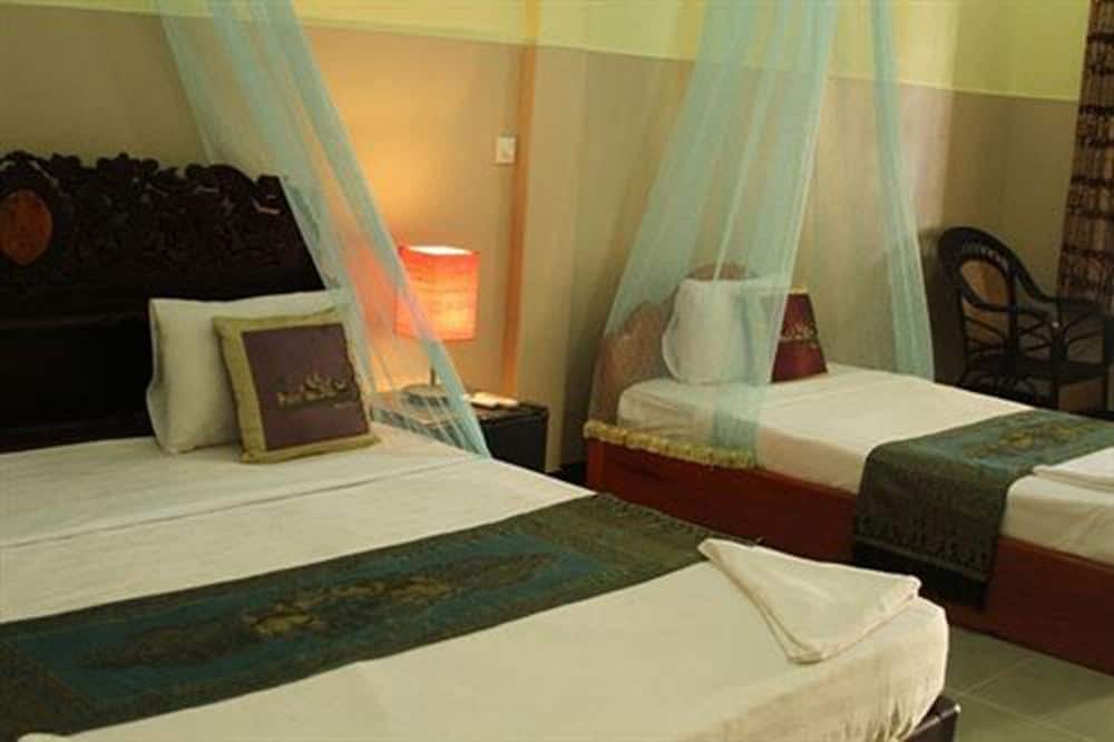 Golden Noura Villa - Pub & Restaurant
