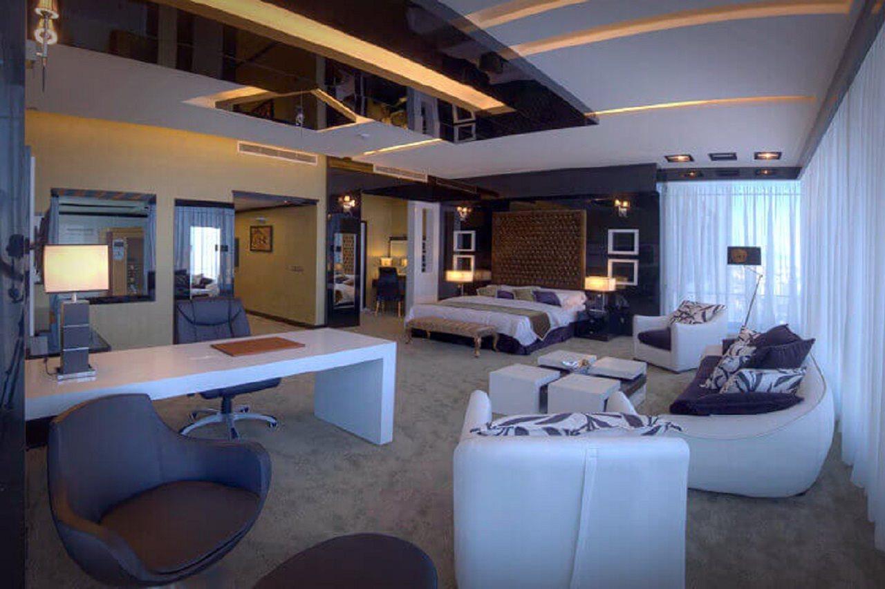Royal Hotel Darvishi