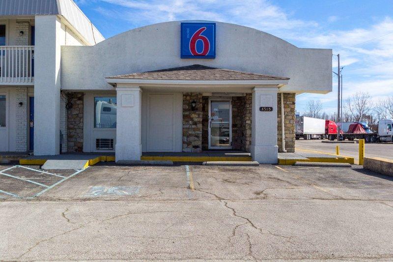 Motel 6 Indianapolis, In - S. Harding St.