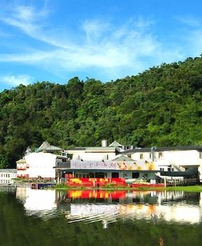Lakeside Resort
