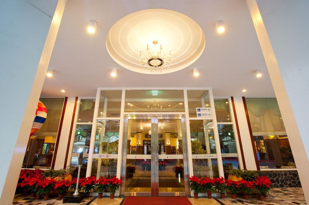 Lakeside Resort