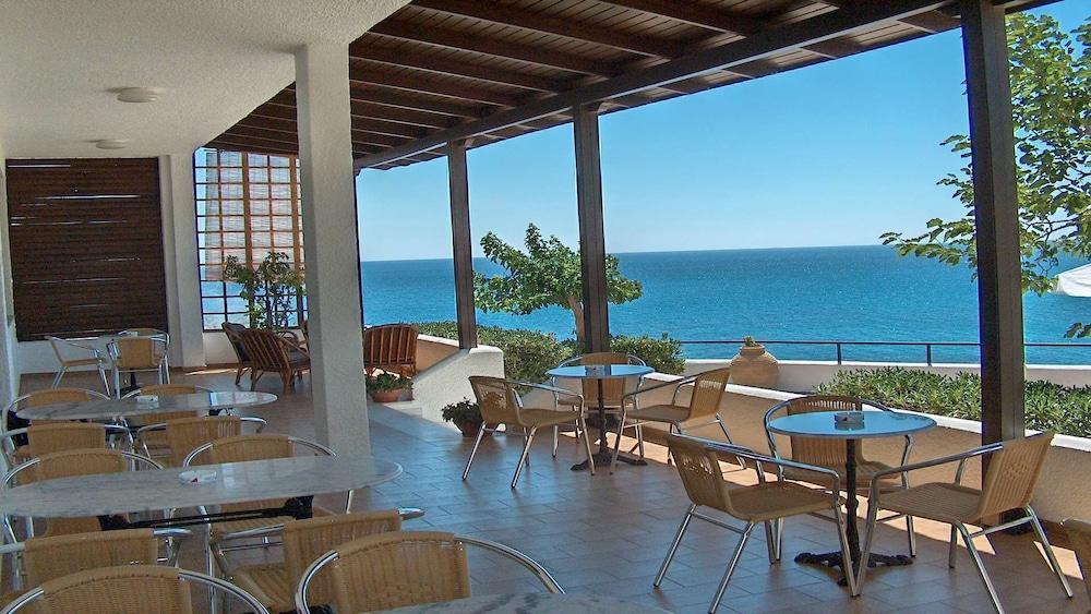 Marou Hotel