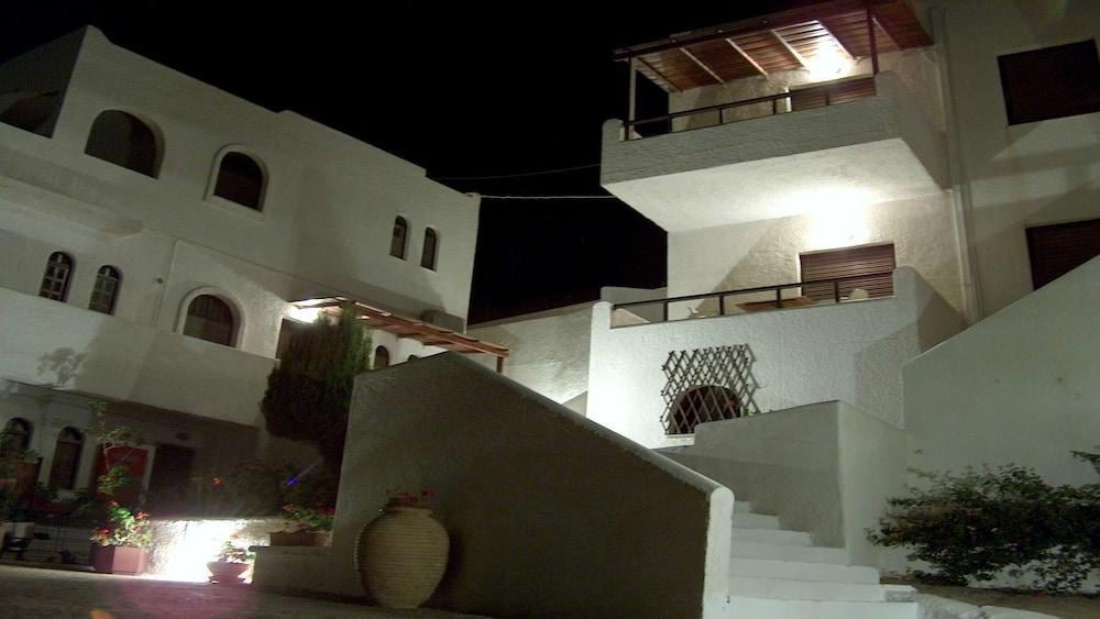 Marou Hotel