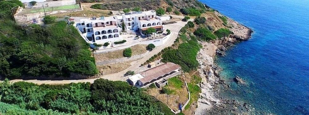 Marou Hotel