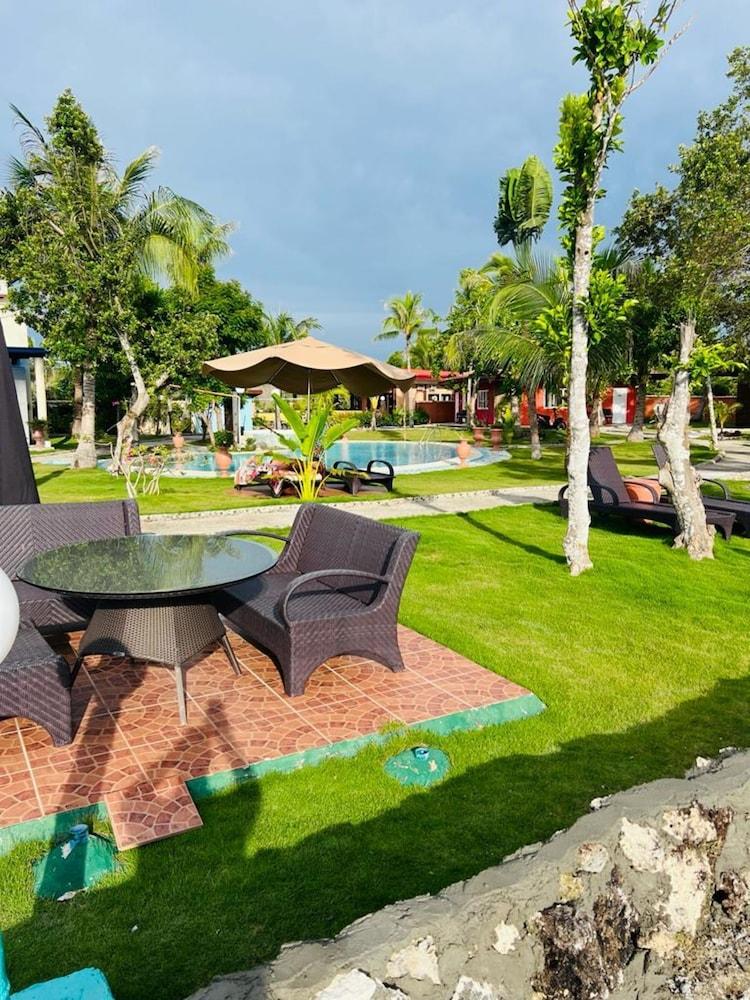 La Estrella Beach Resort and Cabilao Dive Center