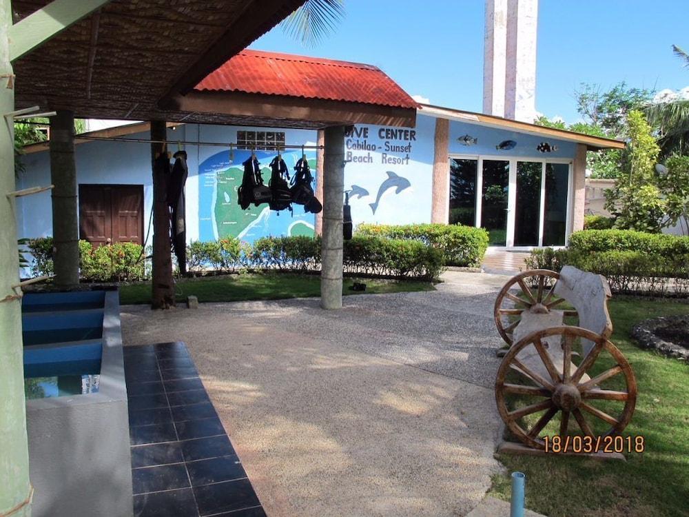 La Estrella Beach Resort and Cabilao Dive Center