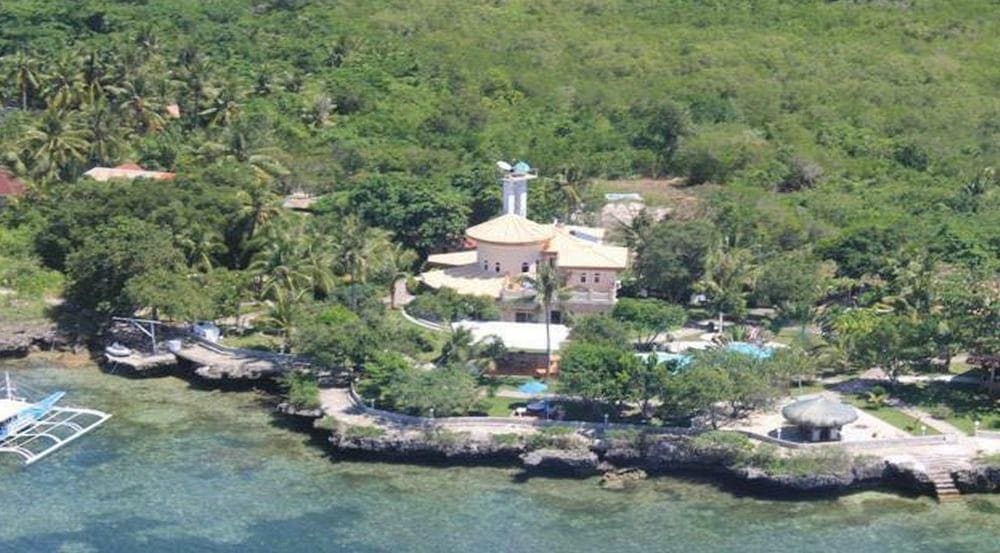 La Estrella Beach Resort and Cabilao Dive Center