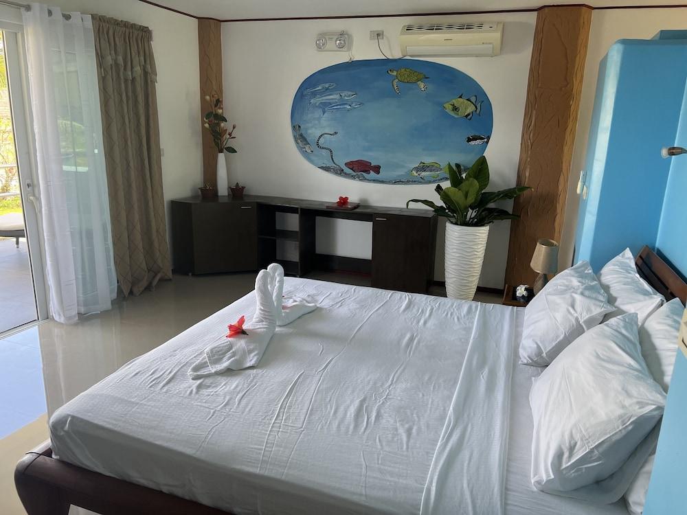 La Estrella Beach Resort and Cabilao Dive Center