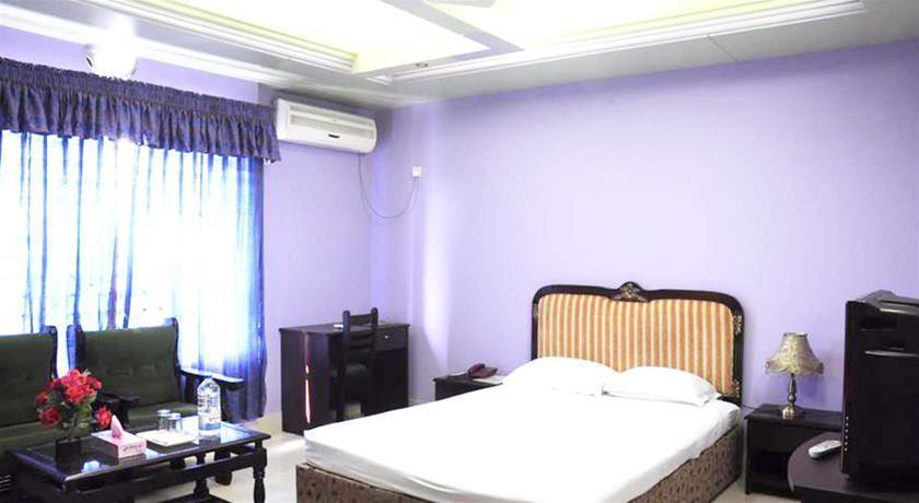 Hotel Favour Inn International