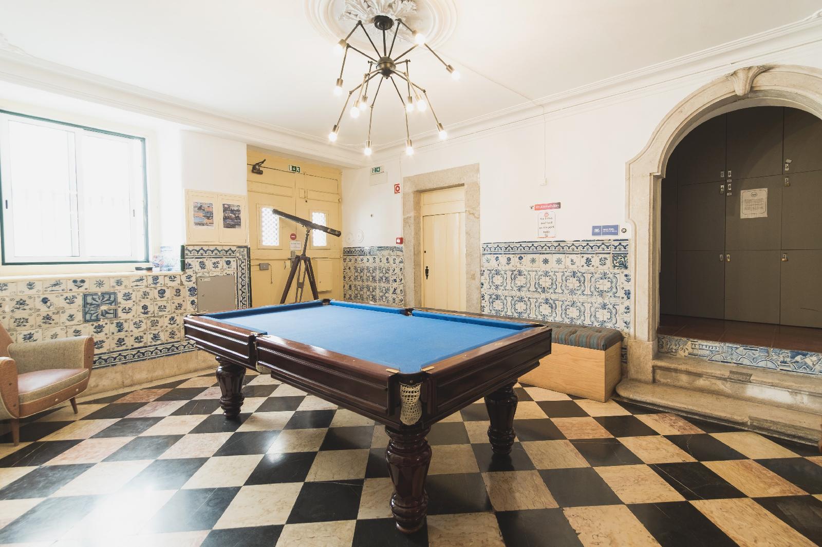 Hub New Lisbon Hostel