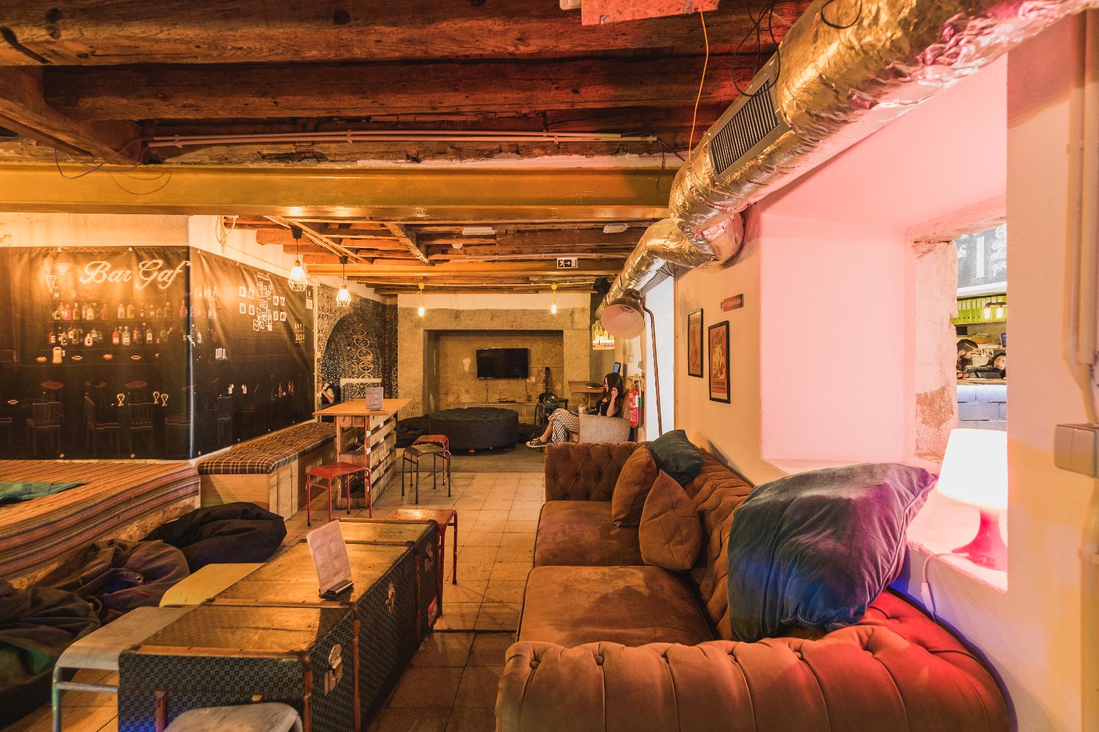 Hub New Lisbon Hostel