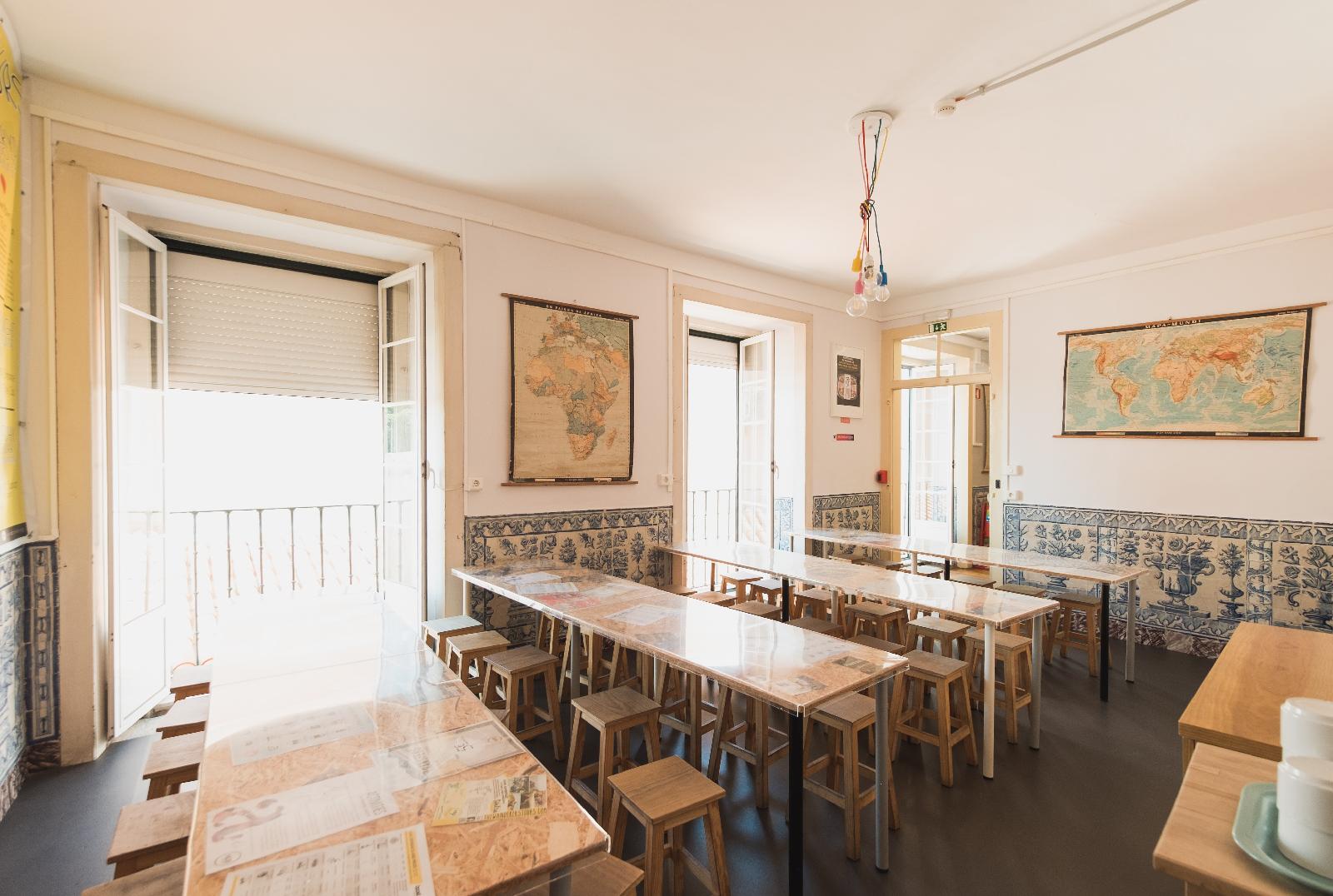 Hub New Lisbon Hostel