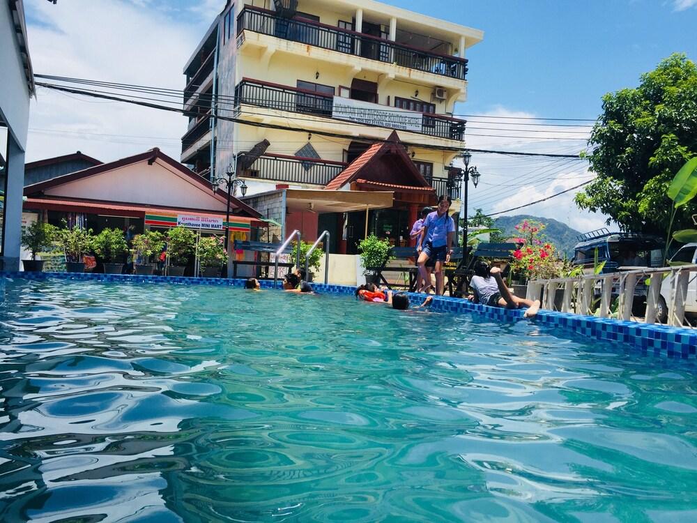 Mountain View Riverside Boutique Hotel