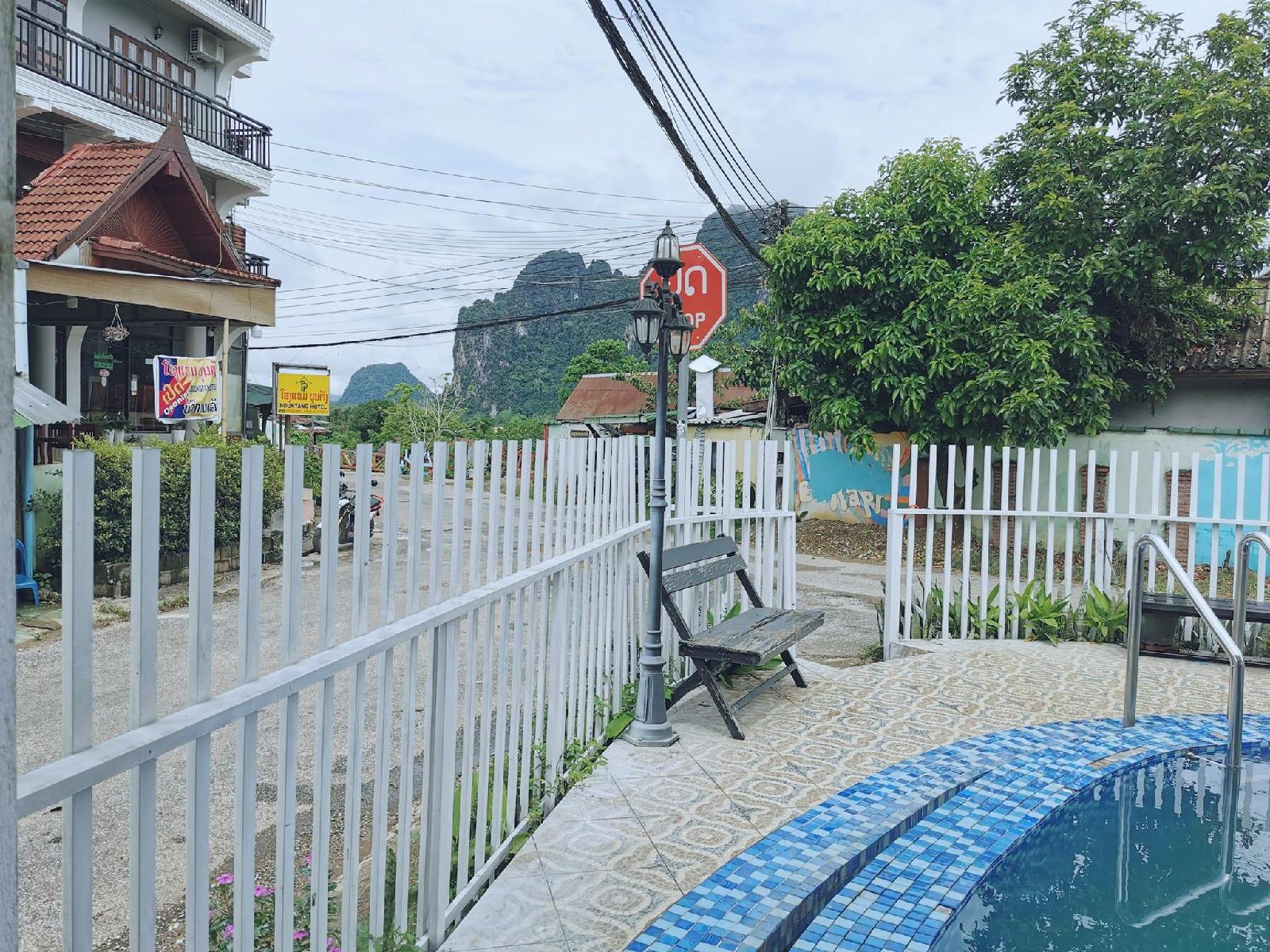 Mountain View Riverside Boutique Hotel