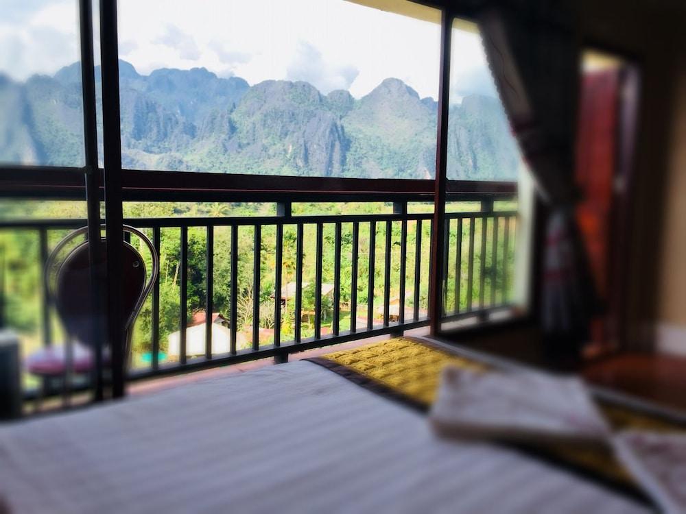 Mountain View Riverside Boutique Hotel