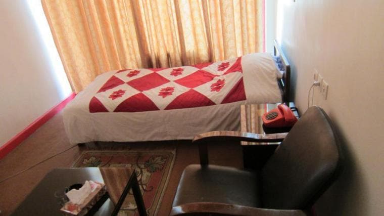 Theran Sasan Hotel