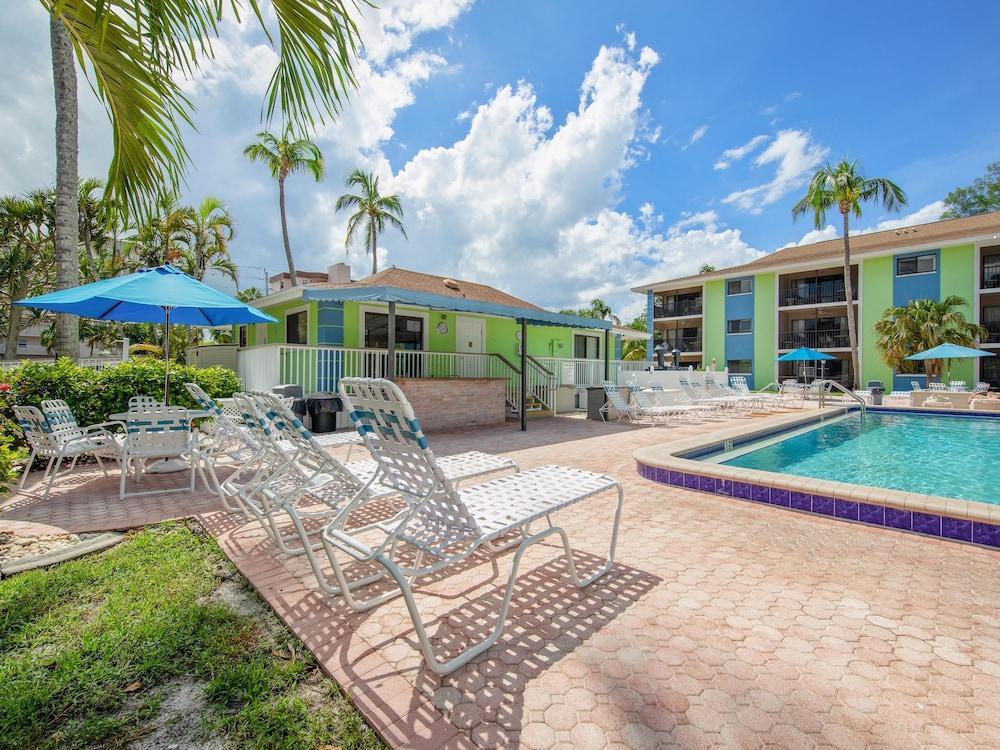 Tropical Sands Resort
