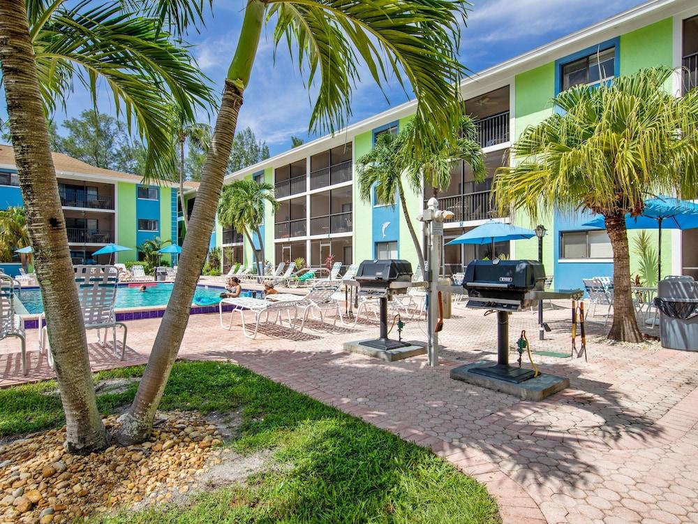 Tropical Sands Resort